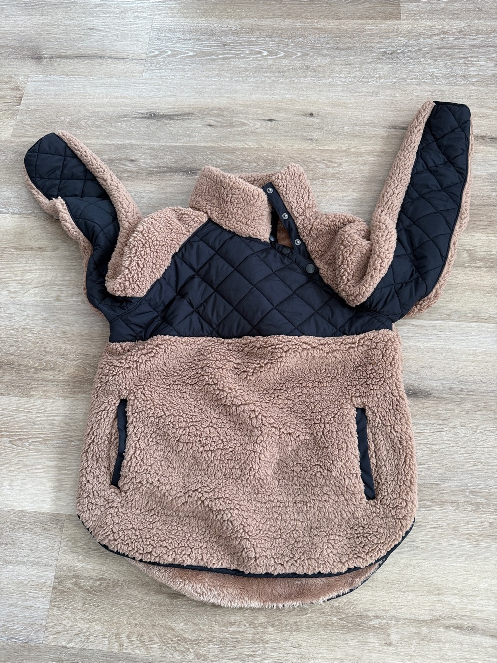 Abercrombie & Fitch Two-Tone Quilted Sherpa Pullover - Brown and Black